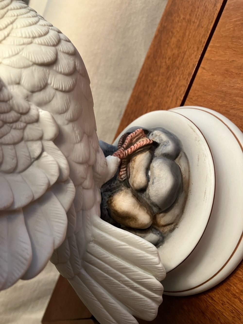 White porcelain Japanese made doves - Picture 7 of 8